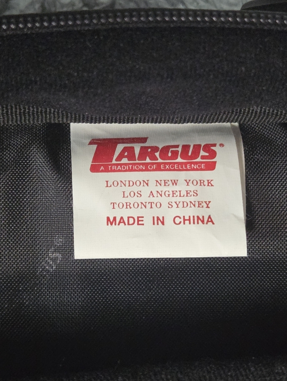 Targus Black Laptop Bag with Red Stitching - Picture 5 of 10